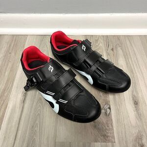 Peloton Cycling Shoes Unisex M 10 / W 12 Black and Red Locking Adjustable
